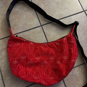 BAGGU UO Miffy crescent bag MEDIUM